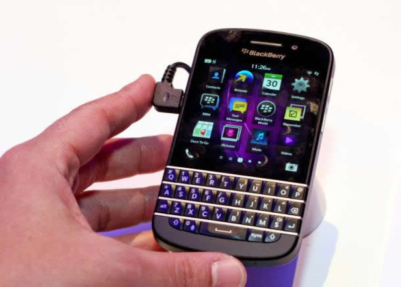 Digicel to unveil Blackberry Q10
