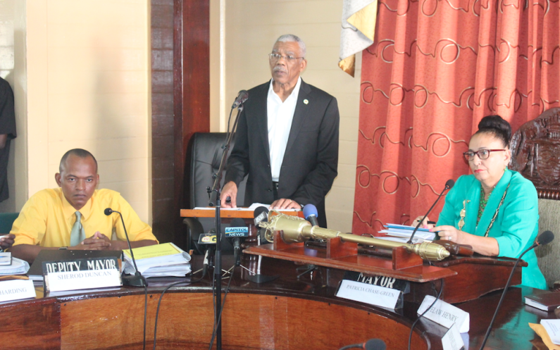 President urges City Council to work in unity and with transparency for a better capital city