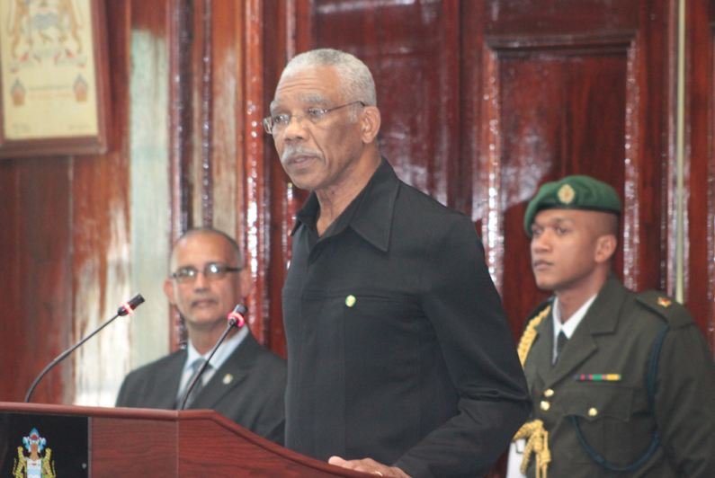 President outlines agenda of public security, improved public service and justice in Address to Parliament