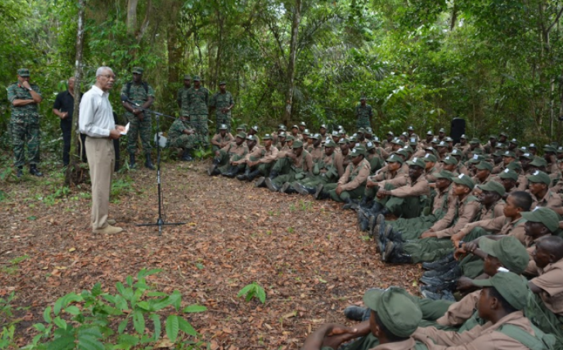 President reminds reservists of need to respect laws and be responsible
