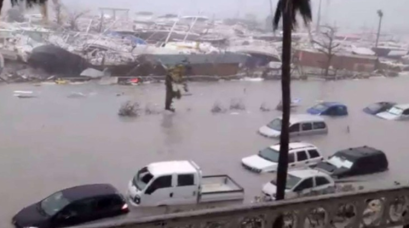 Hurricane Irma batters St. Martin as it barrels towards Puerto Rico