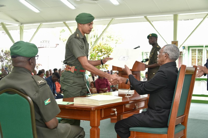 New GDF Officers receive Instruments of Commission