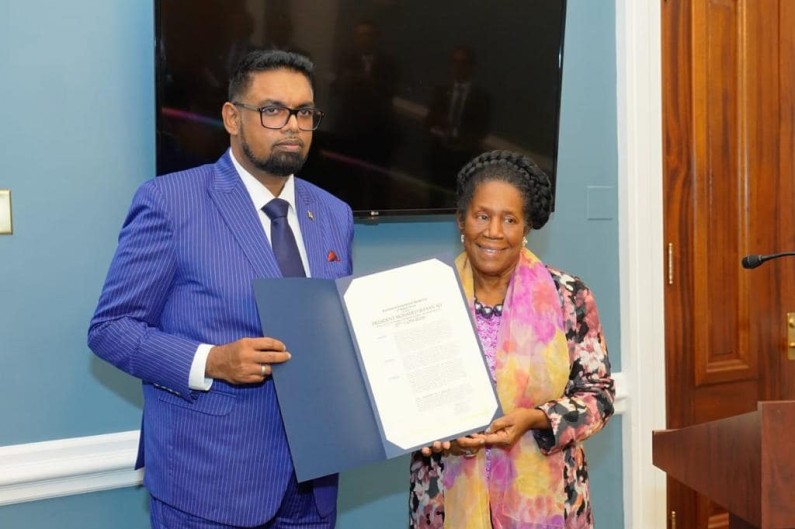 President Ali receives Certificate of Recognition from US Congresswoman; Dinner event was not hosted by Congressional Black Caucus