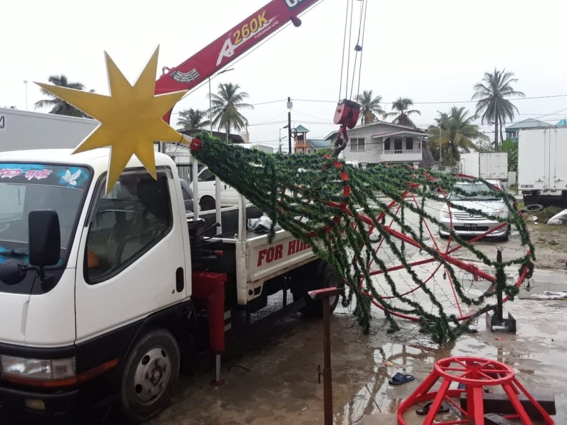 Good Hope youth electrocuted while erecting metal Christmas Tree