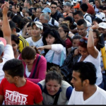 Venezuelans flocking Colombia to buy food