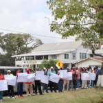 Sugar workers protest while demanding retroactive increase