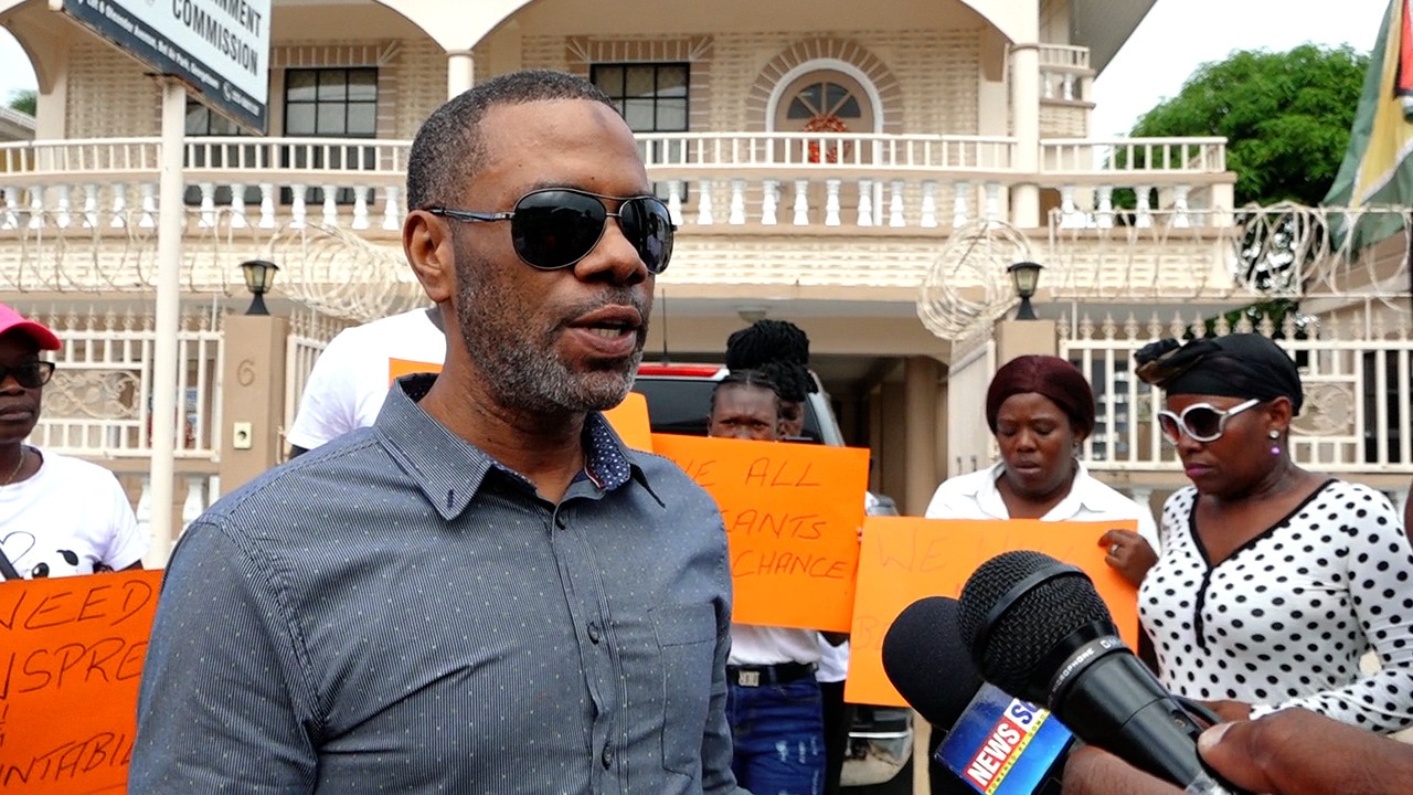 Linden Mayor leads Councillors in protest against Local Government