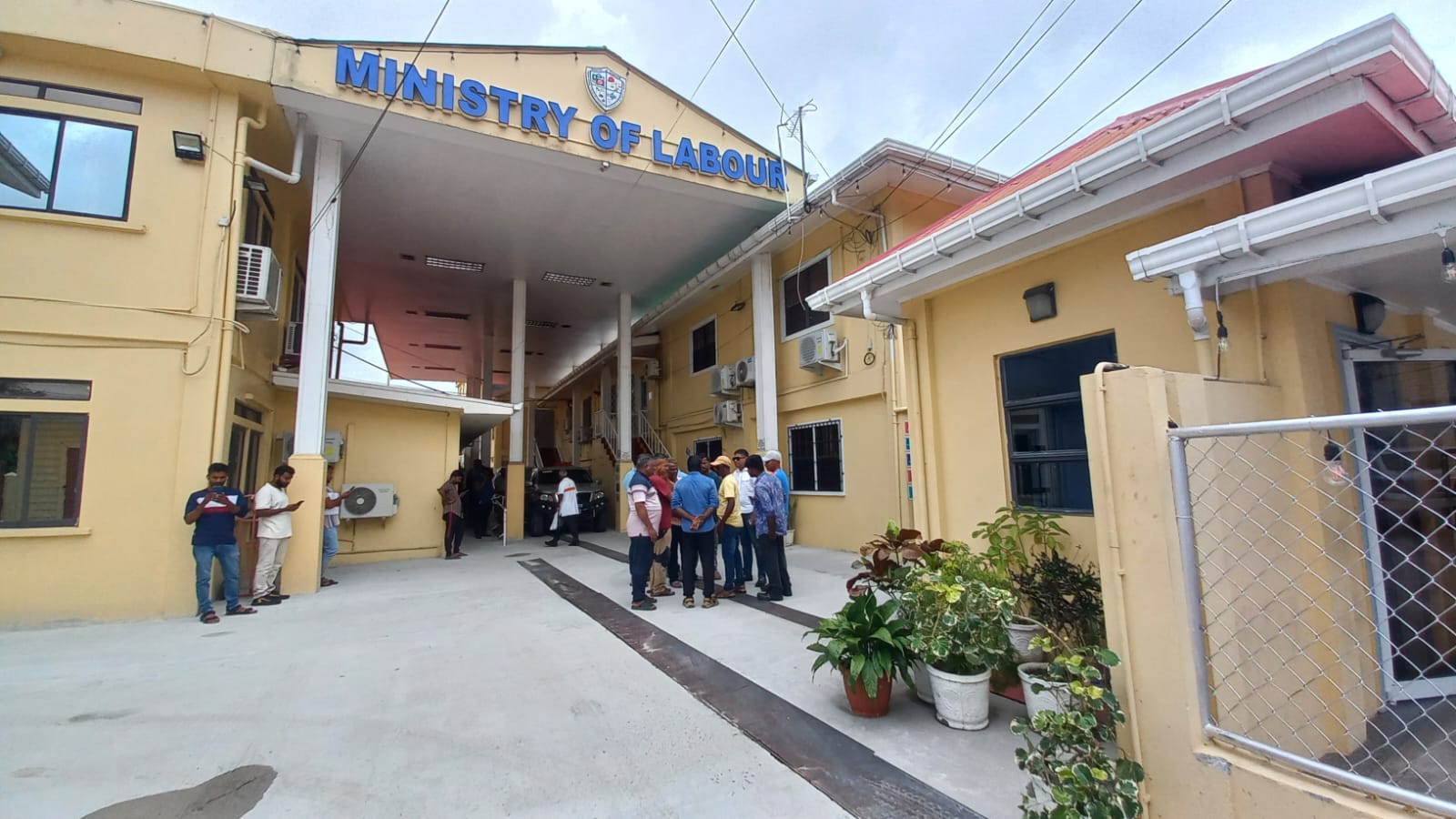 Labour Ministry meets with Indian mining workers over working conditions; Opposition Leader demands action against employer