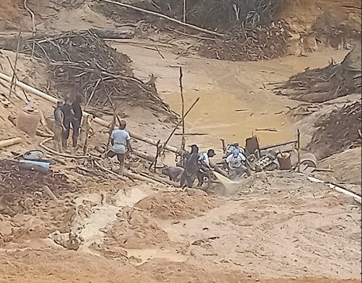 Bodies of dead miners recovered from collapsed mining pit in Region 8