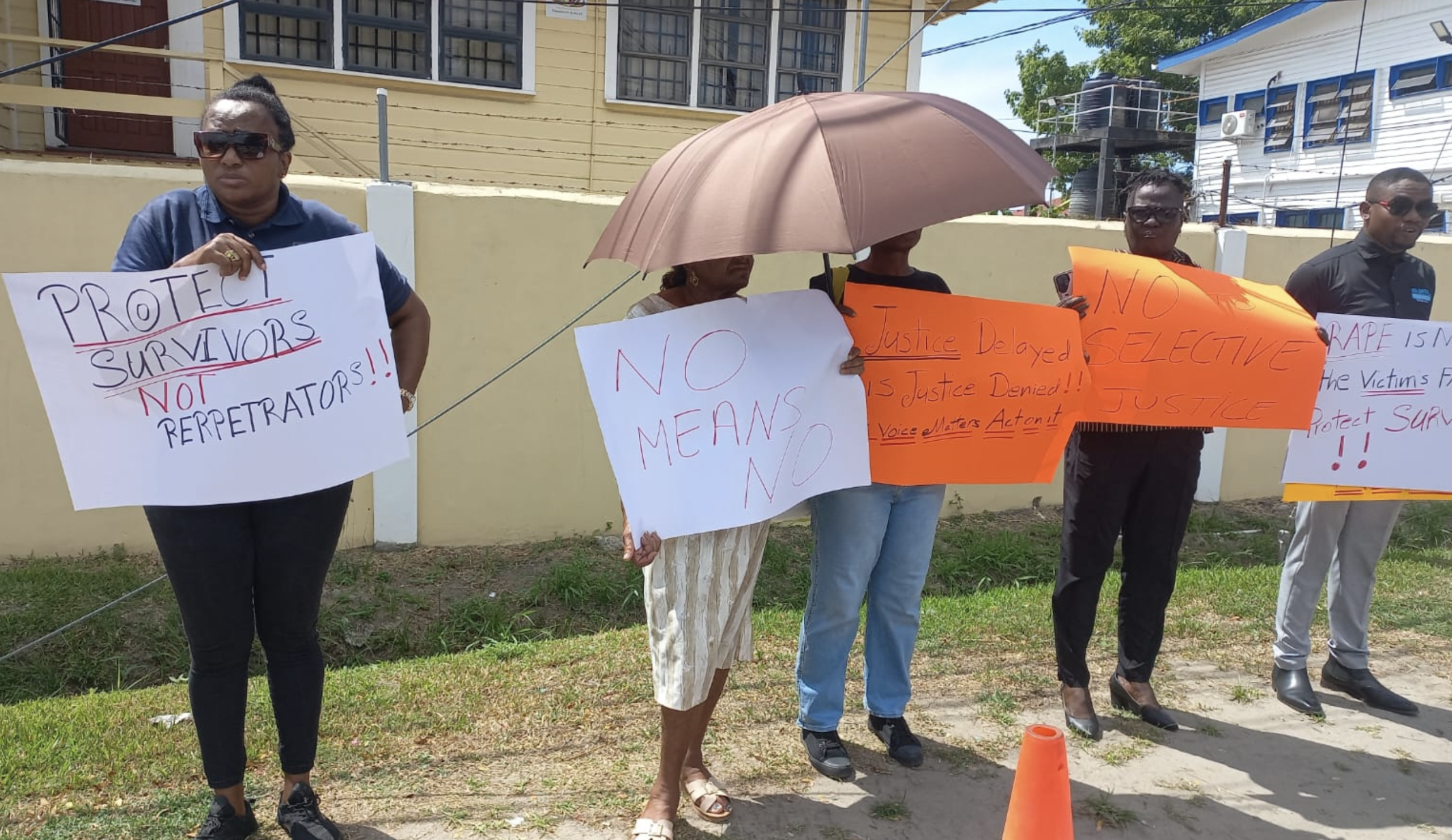 Small protest outside SOCU Head Office demands Karimbaksh be sent on leave